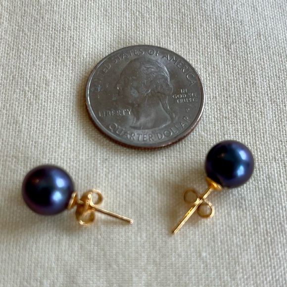 Cultured Black Tahitian Pearl Earrings - Picture 12 of 16